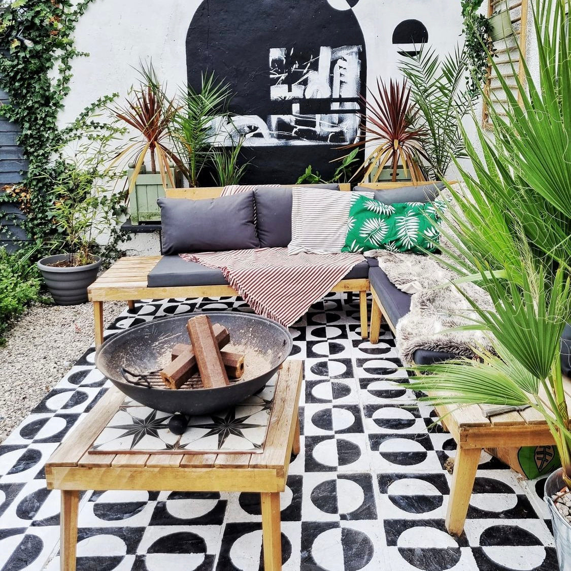 Madrid Patio Stencil - Square Slabs - Dizzy Duck Designs