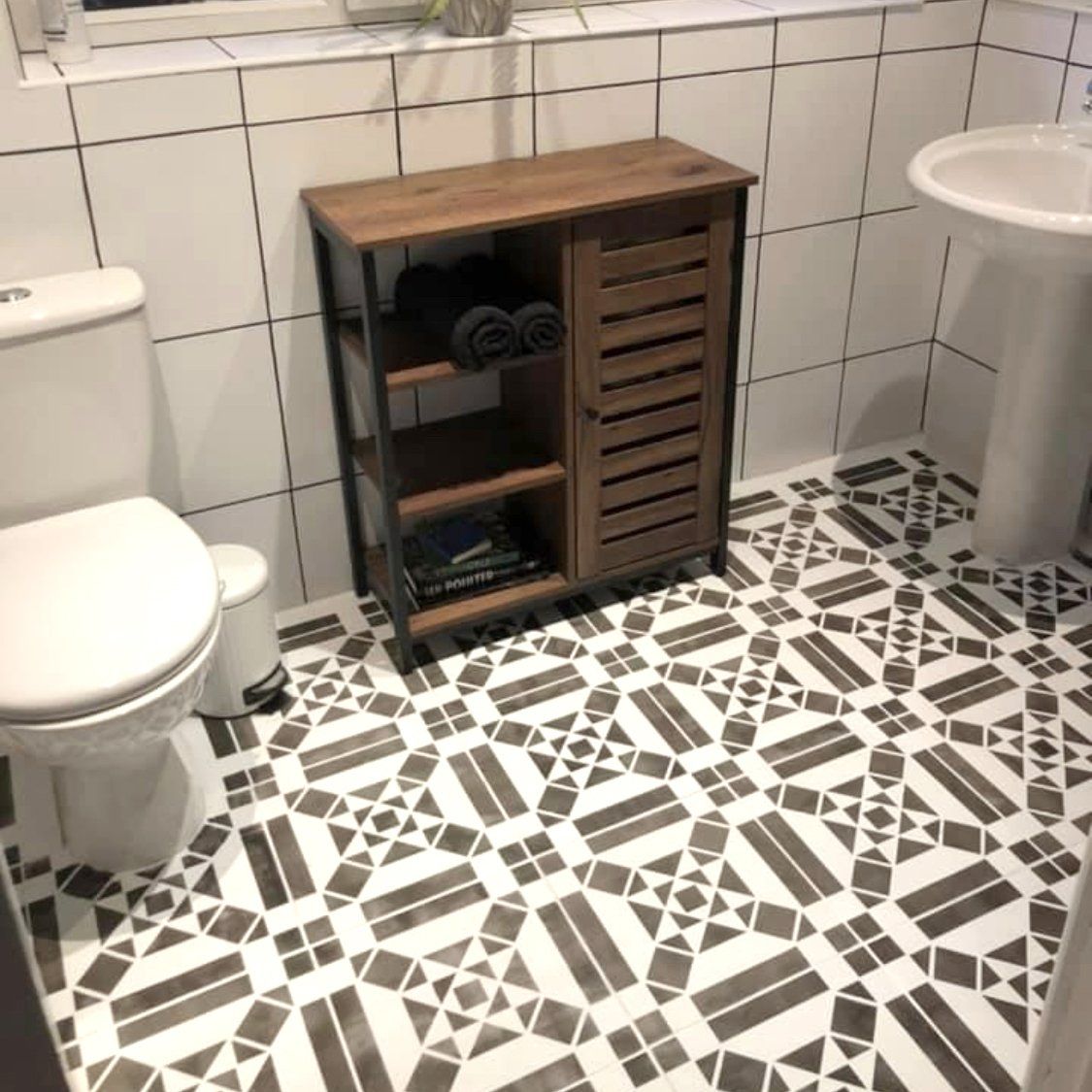 Buckingham Tile Stencil - Dizzy Duck Designs