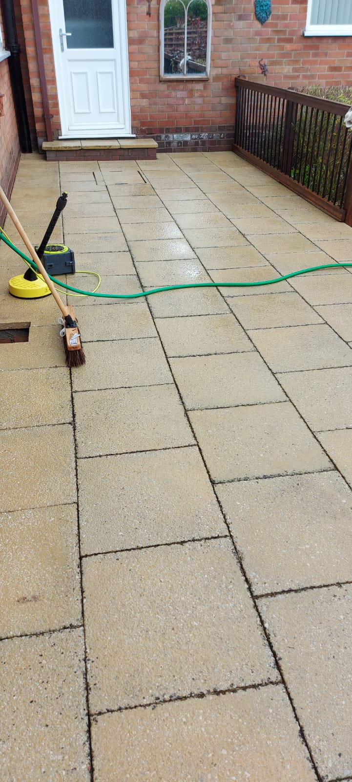 Tsunagi Spot Patio Stencil - Square Slabs