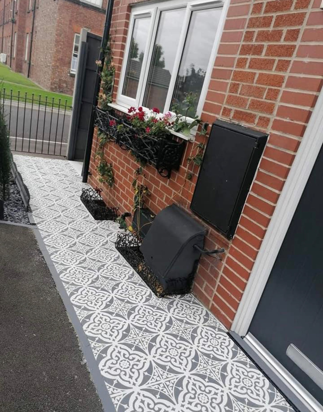 Turin Patio Stencil - Square Slabs