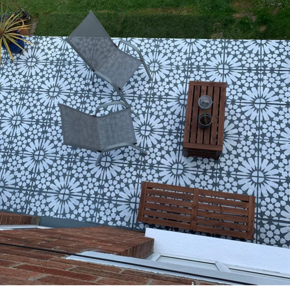Patio Stencil for Concrete Floor Makeovers 'Yazlik'