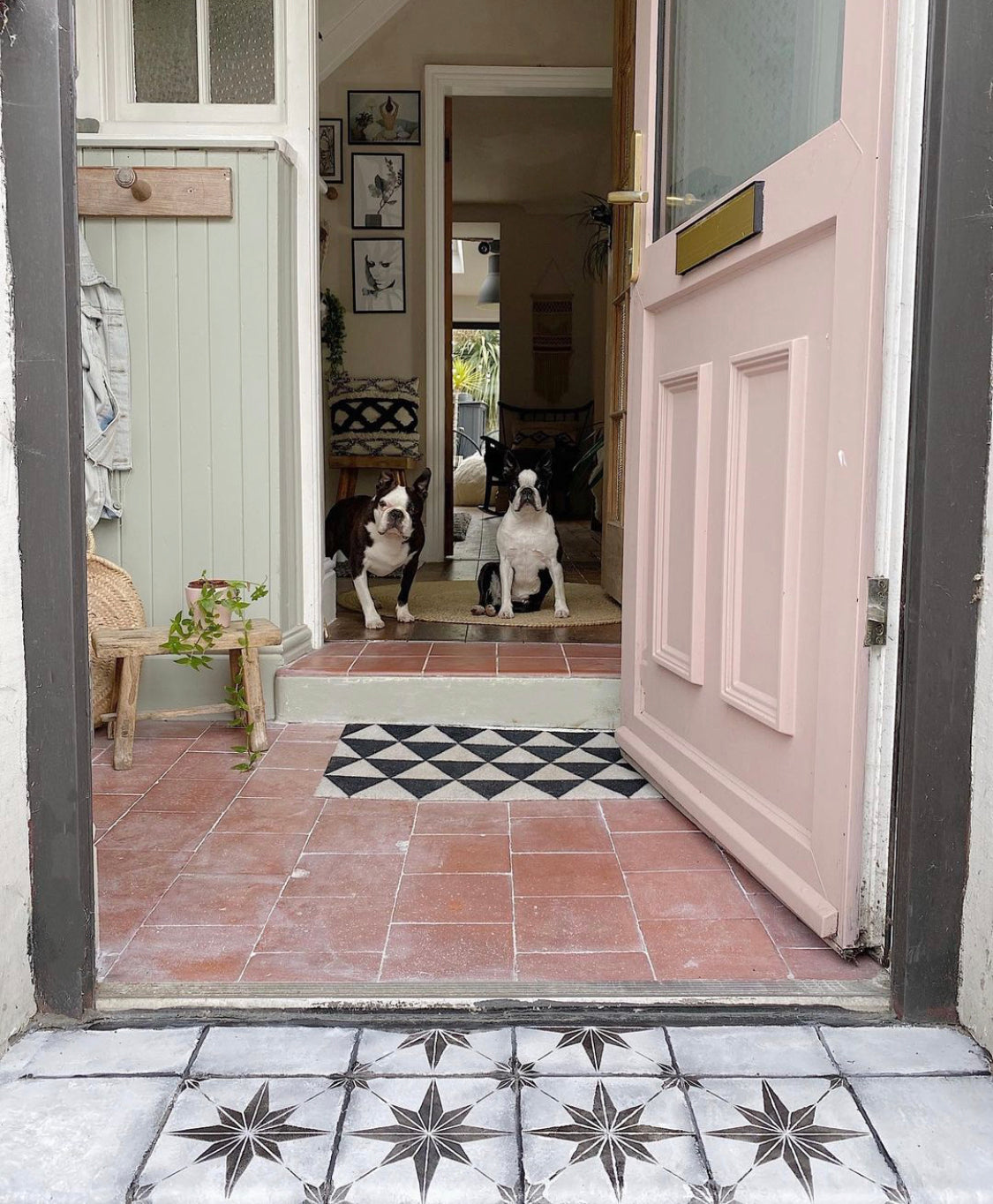 Patio Stencil for Easy DIY Concrete Makeovers 'Zarzis'
