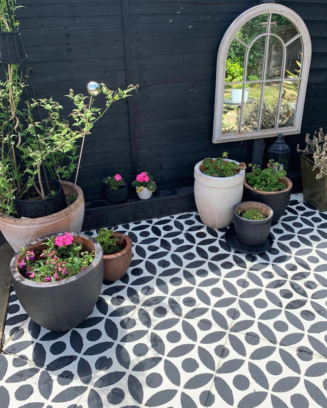 Tsunagi Spot Patio Stencil - Square Slabs
