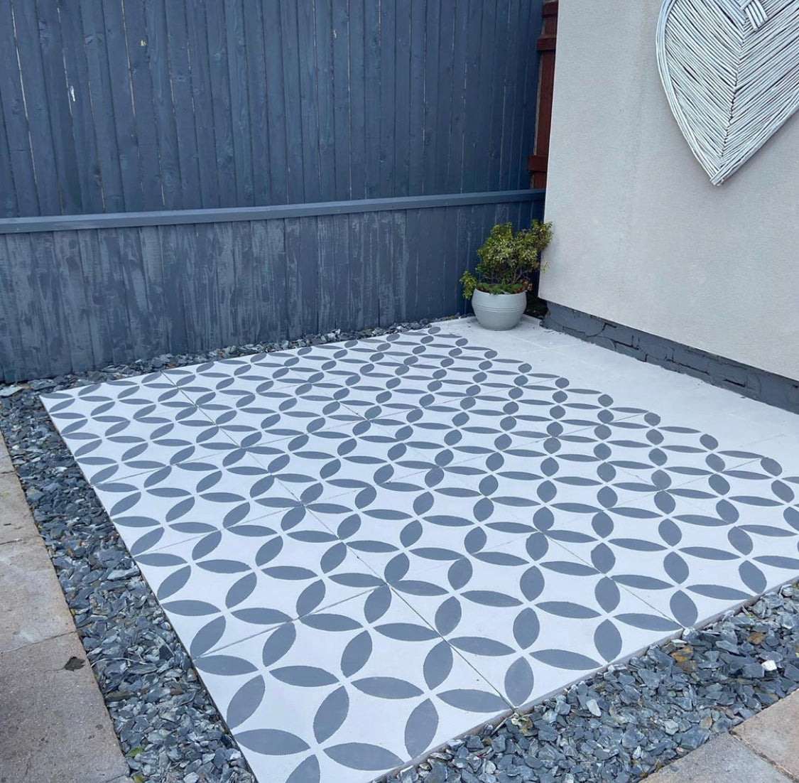 Tsunagi Patio Stencil - Square Slabs