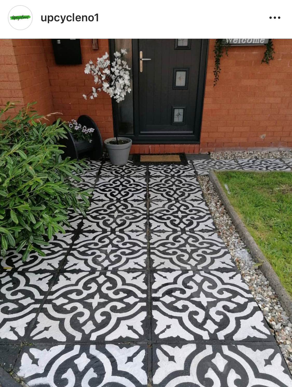 Patio Stencil for Moroccan-Style Concrete Floors 'Seville'
