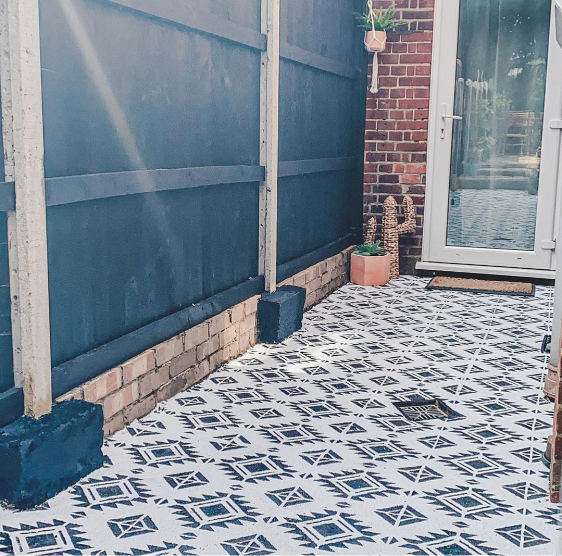 Patio Stencil for Simple DIY Patio Upgrades 'Pachuca'